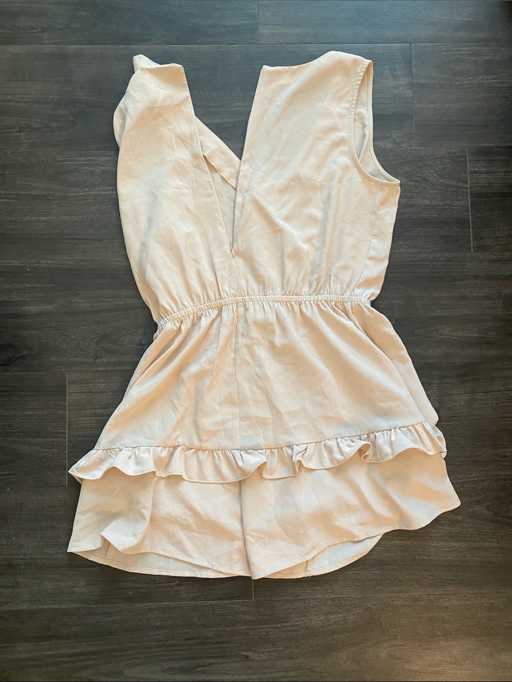 Amazon Cream Ruffle Romper - Picture 3 of 4